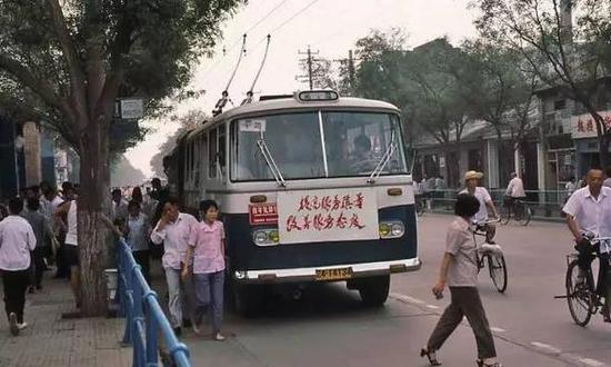 街上的涼粉攤，