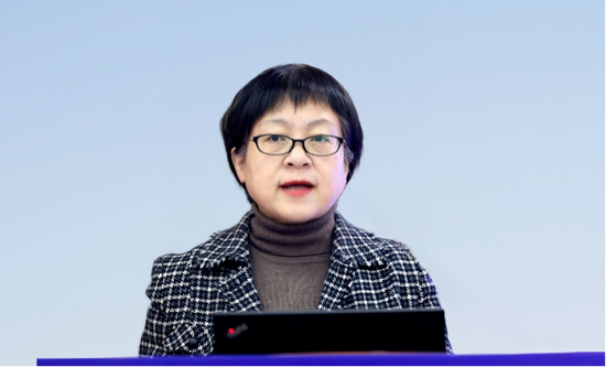 西安交通大学党委常委、统战部部长张定红主持开幕式
