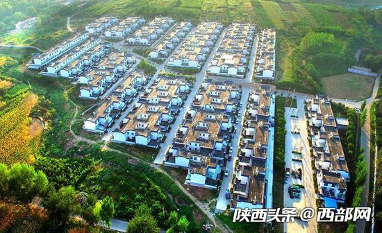 白塔寺村王庄社区入画秦岭 步步皆景