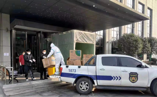 “粮草兵”给一线“战士”提供充足的后勤保障和物资保障
