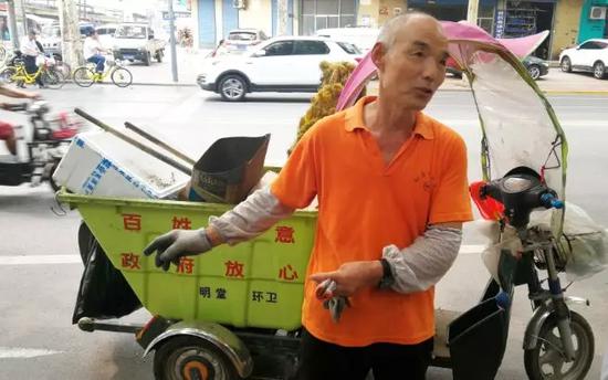 目擊者：經人提醒 保潔員才知煙頭是有人故意扔的