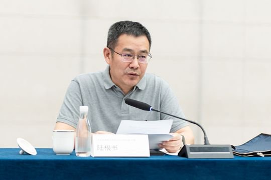 中国西部高等教育评估中心主任陆根书发言
