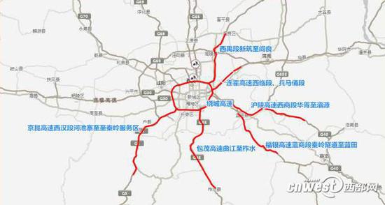 車流量較大的高速路。