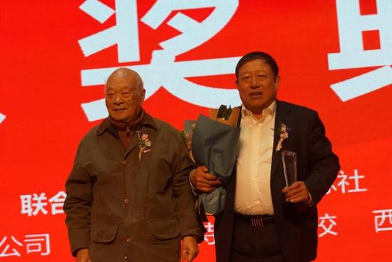 “中国绅士”高乃则