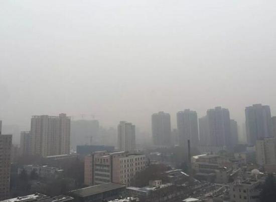 看起來又臟又冷