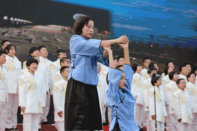 小童谣,大历史;