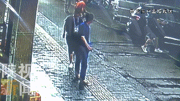 隨后紅衣男子仰面倒地,