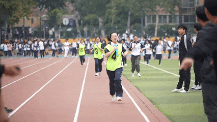 高中组女子接力赛