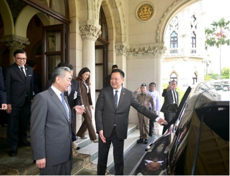 从“总理座驾”到“全球销冠”：比亚迪改写世界汽车格局V2166