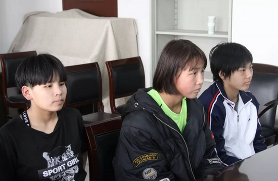 省青少年体校举行二青会中国式摔跤预赛出征动