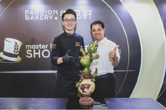 巧克力世界冠军 赵凯和他的作品:环游世界的小乌龟