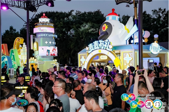 “陕西‧西安澳门周”路展人流络绎不绝