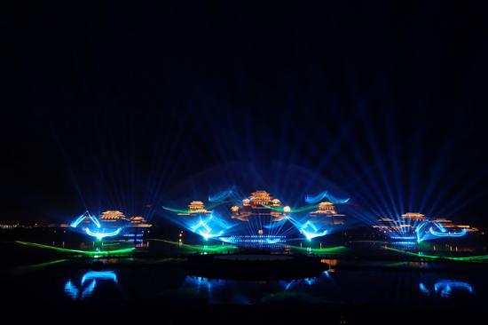 兴汉新区“兴汉胜境之光”大型灯光秀，上演超时空震撼