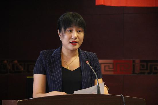 省旅游协会民宿分会副会长乌娅妮