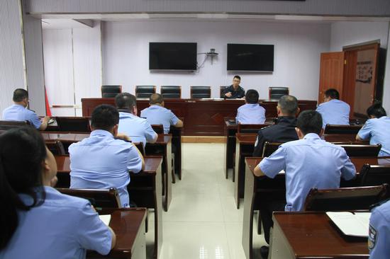 全警大练兵 甘泉公安交警开展舆情处置暨公文写作培训会