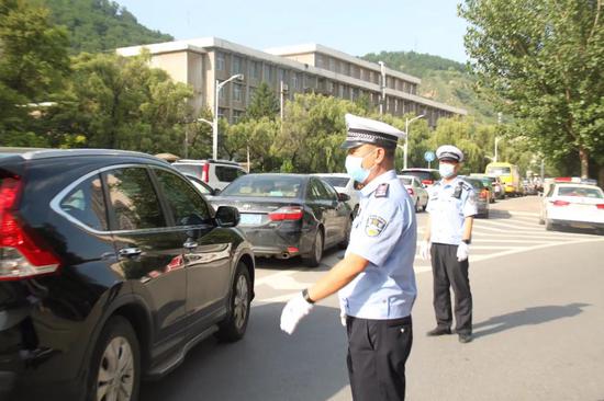 什么叫社会车辆禁止通行 023a-iwasyei0160425.jpg