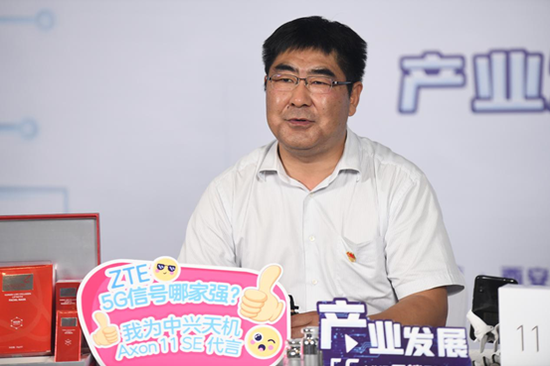 高新区集贤园党委副书记、管办主任邵军锋介绍集贤园发展规划