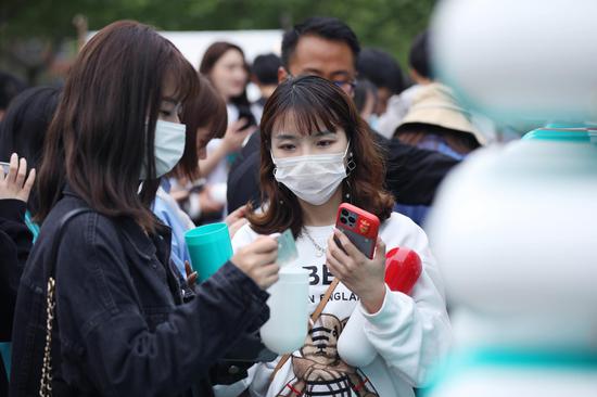 现场抽取定制爱心盲盒