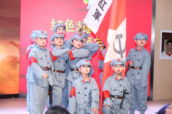 眼神坚定的小红军