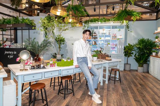 fresh馥蕾诗品牌挚友费启鸣打卡fresh“WildLab大自然实验室”西安站