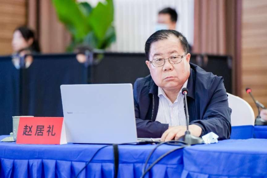 图/西安航空职业技术学院原校长赵居礼教授作解读新修订职业教育法