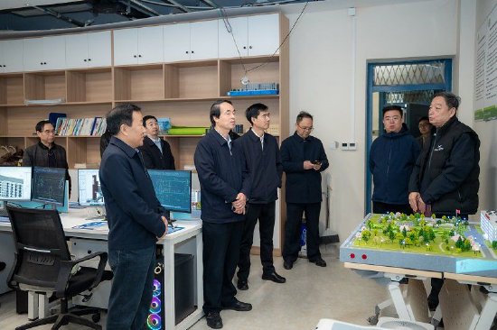 参观西安科技大学高新学院科技楼BIM实验室