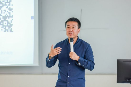 新东方教育科技集团副总裁姚振华