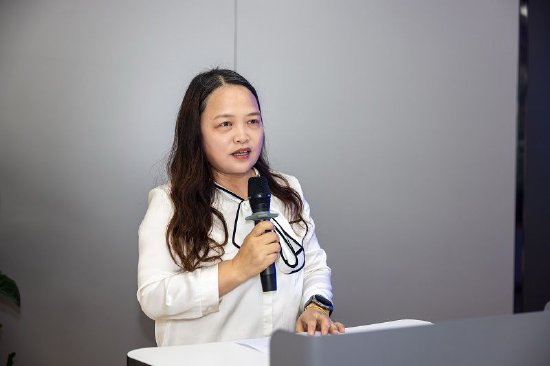科技与工程学院副院长周燕