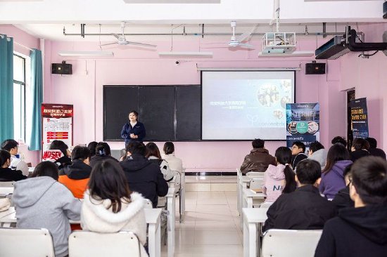 “聚盟订单班”校内开课