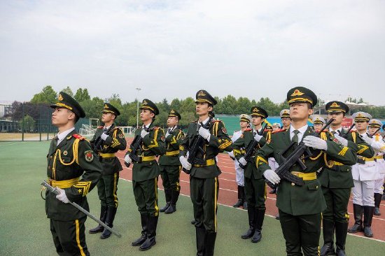 国旗护卫队升国旗
