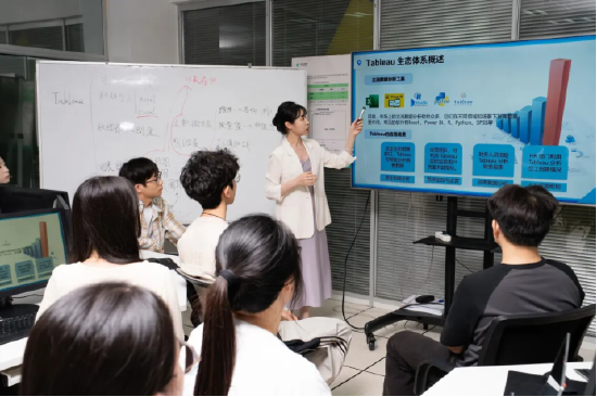 数据科学学院大数据FDE数据实施工作室