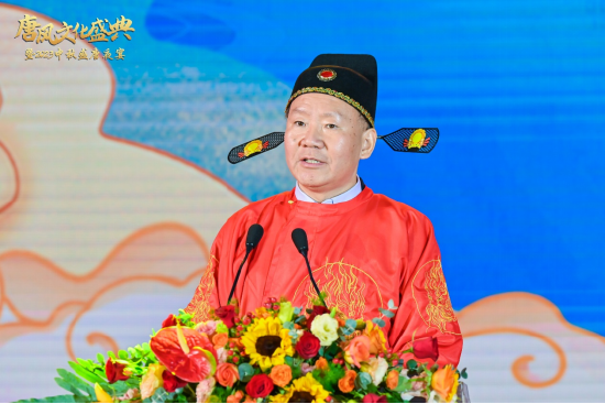原省委统战部副部长,哲理中国画创始人,著名文化学者王家春致辞