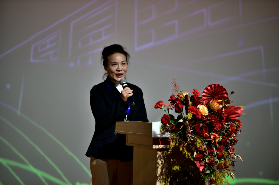 陕西省阳光慈善基金会秘书长王爱萍致辞