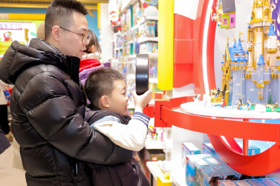 丰富的产品选择以及创意玩乐体验,满足消费者个性化的玩乐需求
