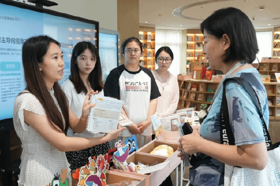 儿童绘本审辩阅读教学项目阶段性成果展区(杨喜龙摄)