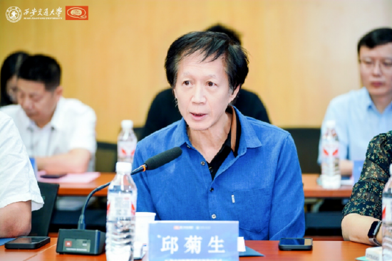 厦门伕侬丝集团董事长邱菊生致辞