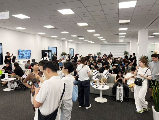 特斯拉西安交付中心