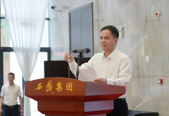 集团公司党委副书记、工会主席郭拴新致祝酒辞