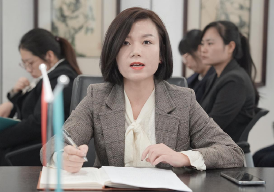 行政总经理董苗苗发表讲话