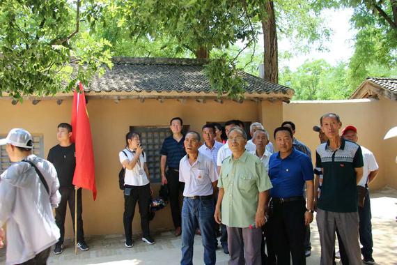 米脂县吴家沟村组织党员赴梁家河开展主题党日活动