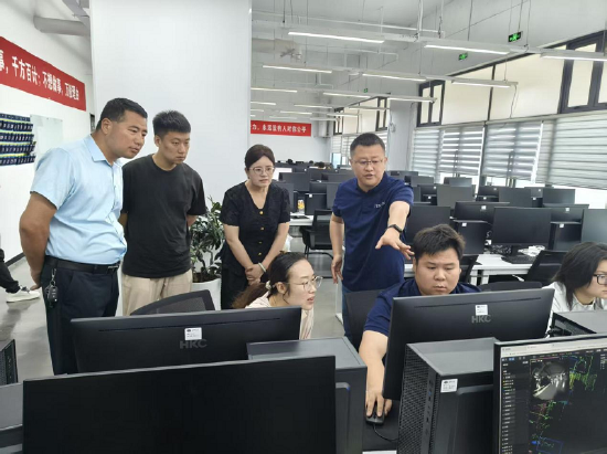 深入企业生产运营、人才培养一线