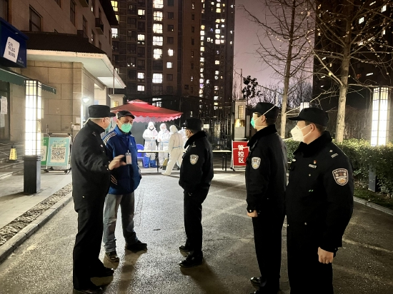 北关派出所检查封控小区