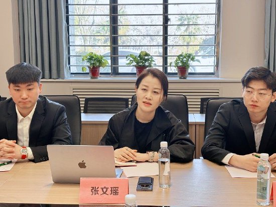 企业方代表张文瑶