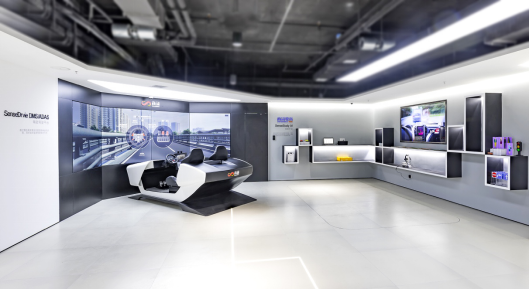 商汤科技西安研究院智能驾驶展示