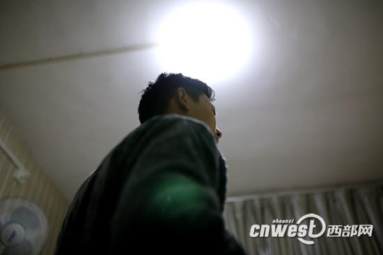 2013年2月份,17岁的林波在陕西省疾控中心拿到HIV确诊报告。
