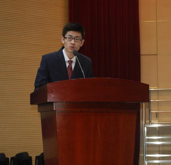 《读行录》主编刘若愚同学发言。