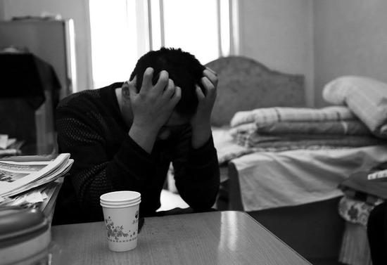 葛先生目前面临的最大问题是经济告急 本报记者李宗华摄