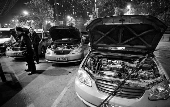 出租車等待加氣