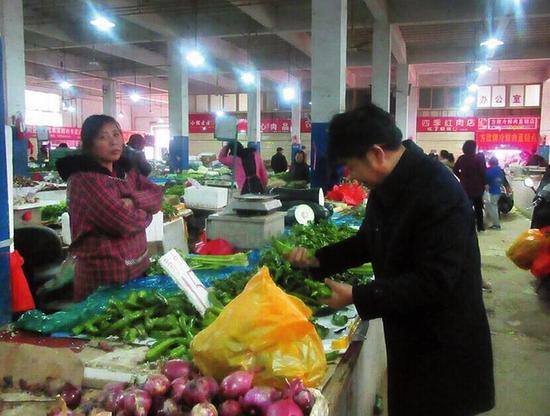 蔬菜价格比节前回落,青椒每斤1.5元比节前便宜了不少