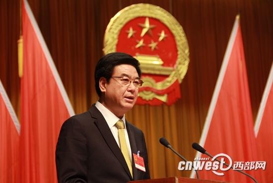 寶雞市代市長惠進(jìn)才作政府工作報(bào)告